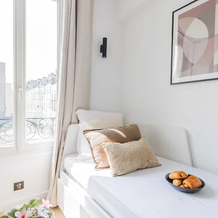 Cozy For 2 People - Place De La Republique Apartment