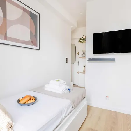 Cozy For 2 People - Place De La Republique * Paris